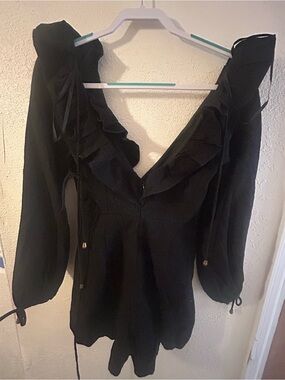 Black Ruffled V-Neck Women's Top - Brand: